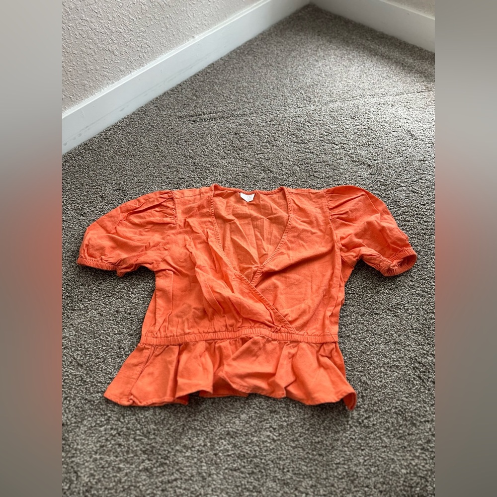 Abound salmon color blouse 💕